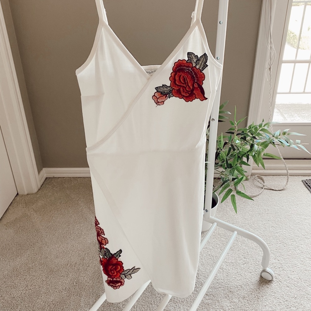 Gorgeous Charlotte Russe Dress- White with Floral